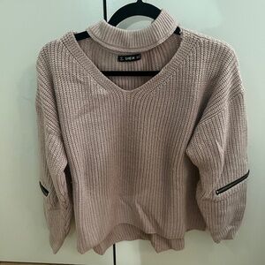 Knit top with choker and zipper details Size M